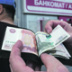 Почти каждый россиянин недоволен своей зарплатой